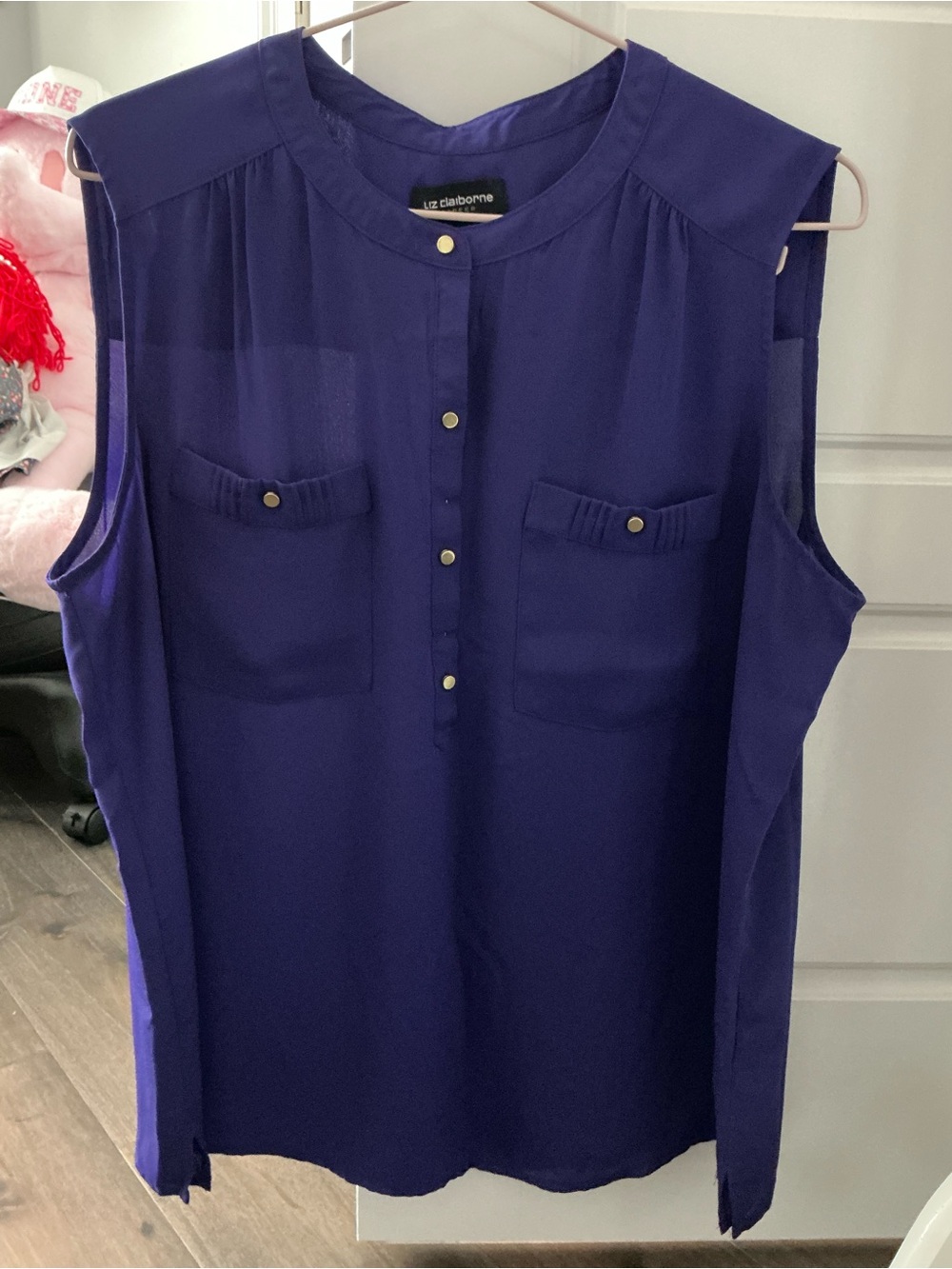 Liz Claiborne Sleeveless Henley Blouse in Deep Purple